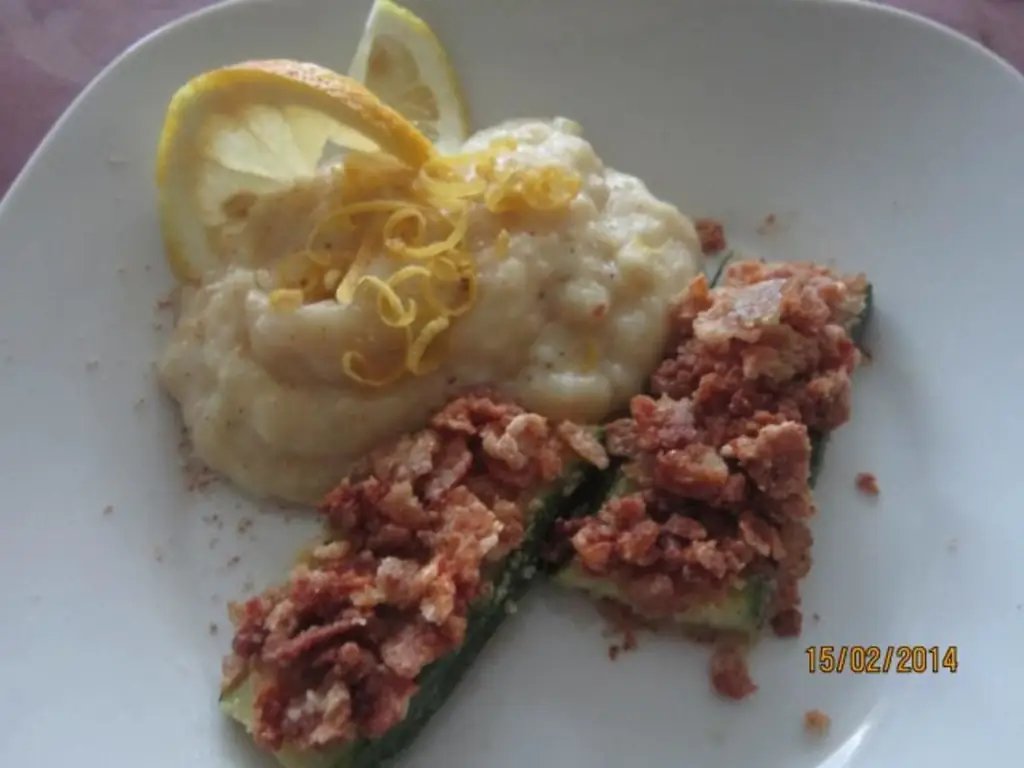 Шницель из кабачков в панировке из кукурузных хлопьев с сельдереем
