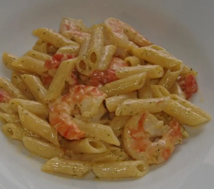 Пенне с королевскими креветками и кремом Перно