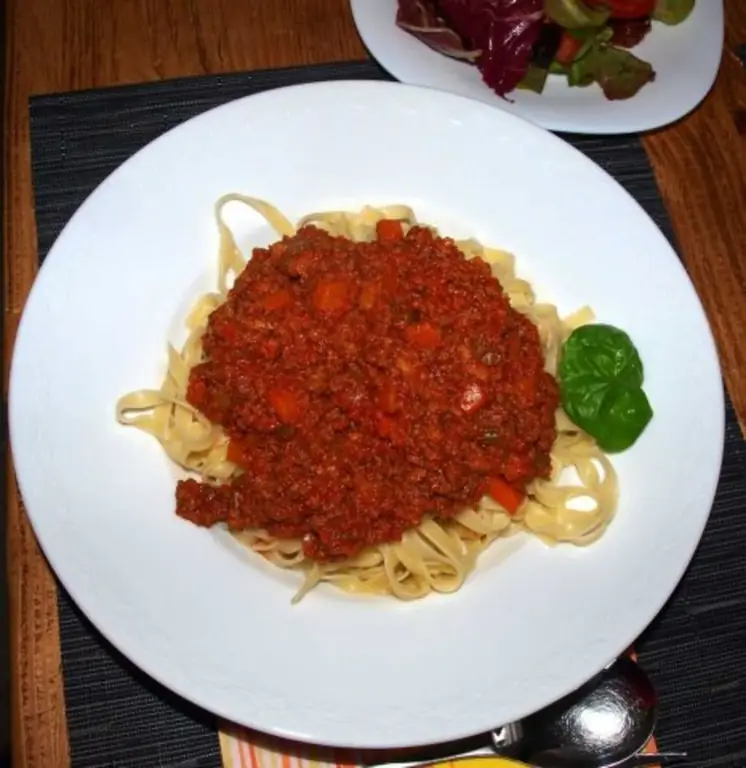 Соус из мясного фарша из Болоньи (Ragú a la Bolognese classico)