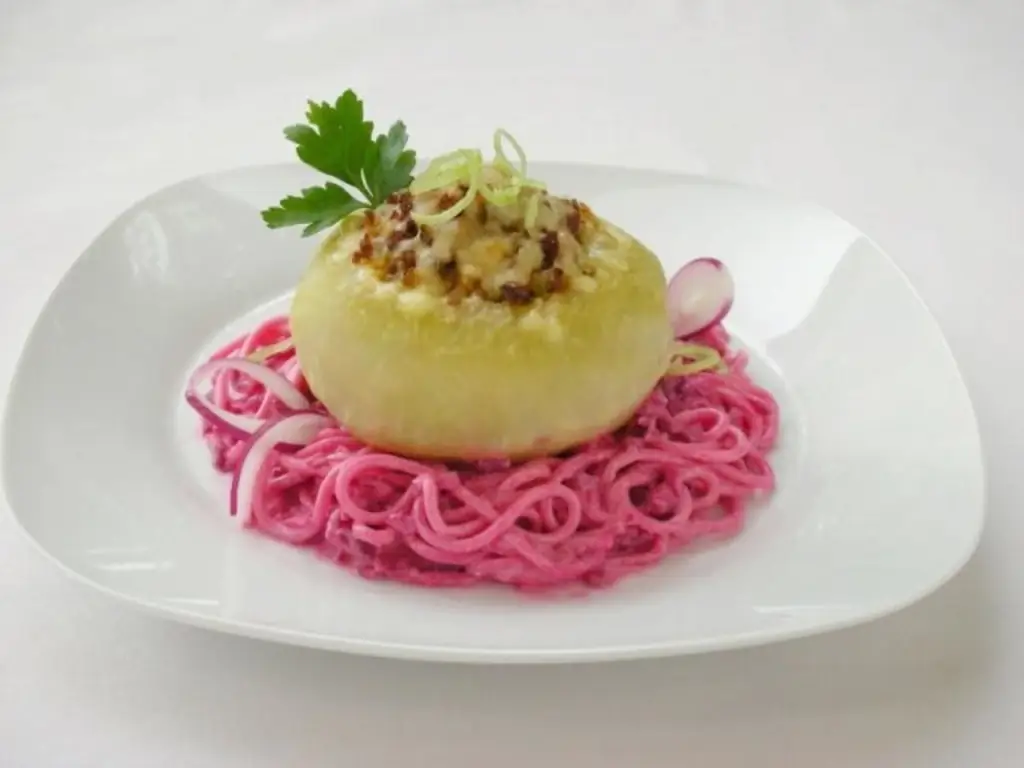 Кольраби с начинкой из фарша и свеклы