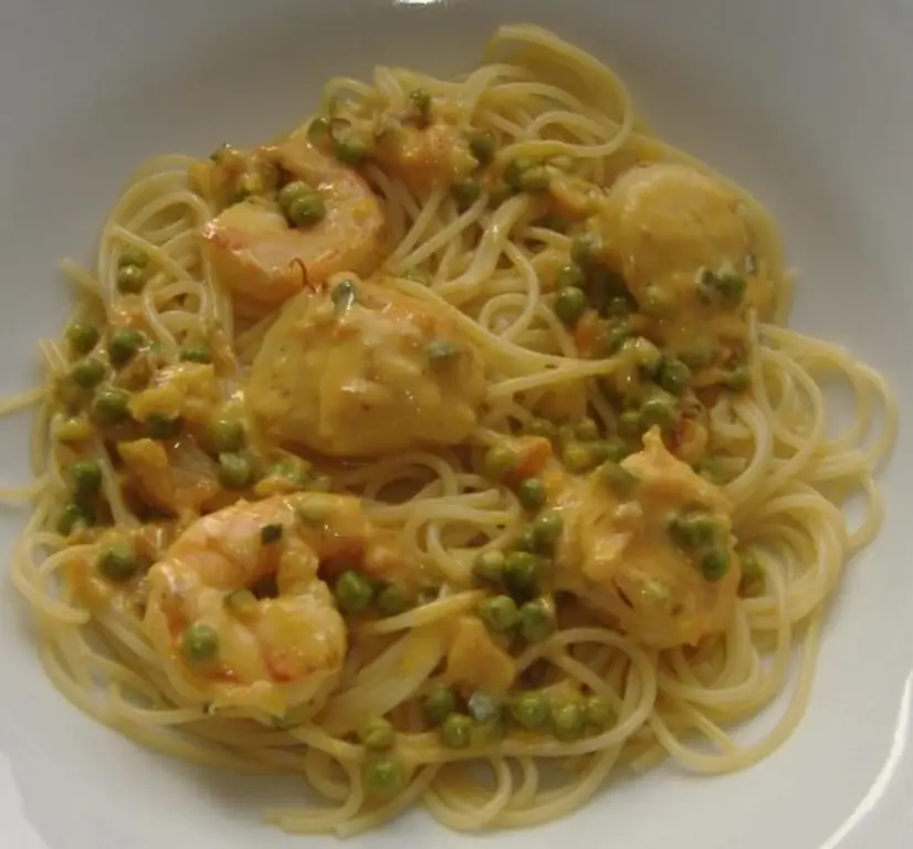 Спагеттини с морепродуктами и овощами