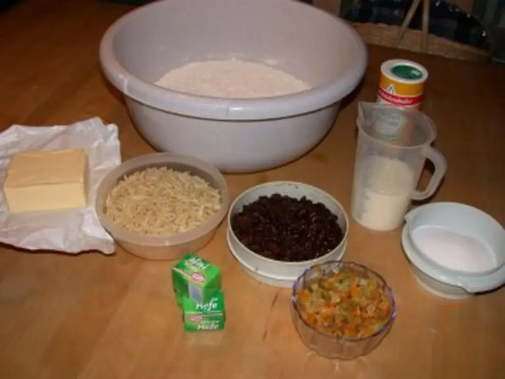 Штоллен с дрожжами и маслом