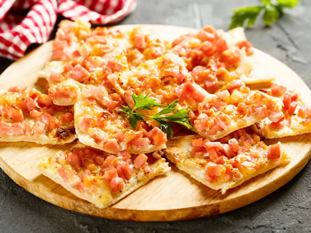 Flammkuchen с дрожжевым тестом