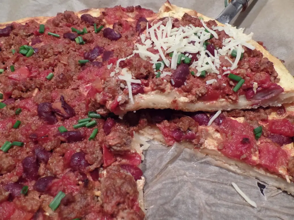 Flammkuchen с чили кон карне