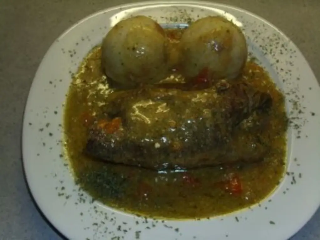 Мясные блюда: рулеты с сыром фета и песто