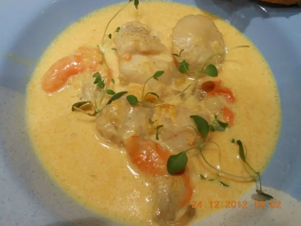 Закуска: Морские гребешки в шафрановом соусе