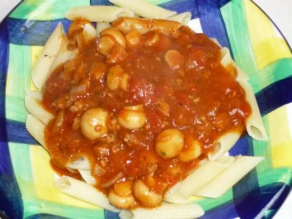 Паста с соусом из тунца