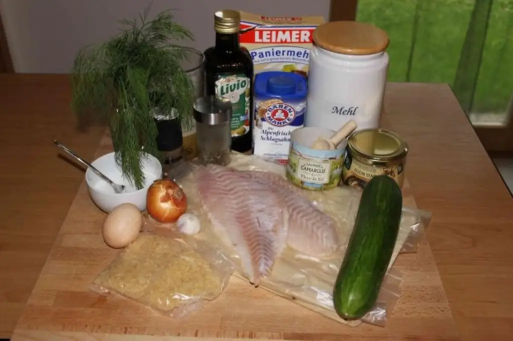 Филе морского окуня в панировке с соленьями и рисом