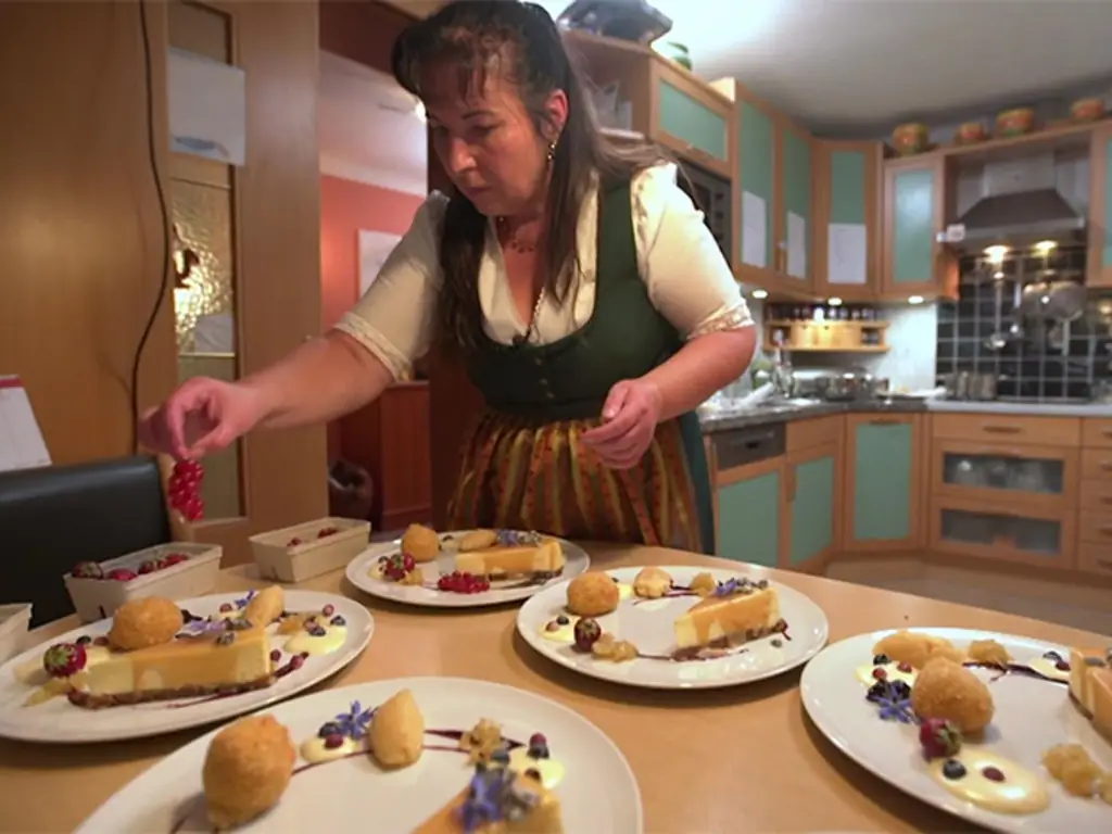 Запеченные яблочные клецки с клюквой