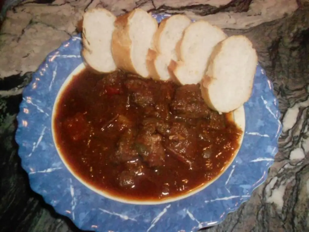 Гуляш с гуляшом из говядины и гуляшом из ветчины
