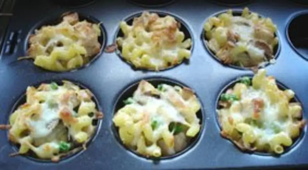 Маффины с мясным рулетом