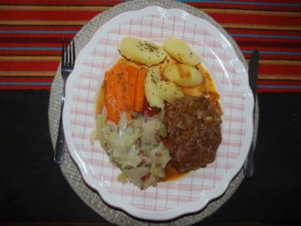 Луковое мясо по-баварски