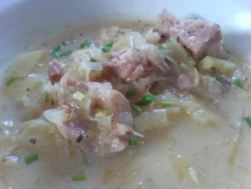 Квашеная капуста с луком и ветчиной вареная или свиная рулька
