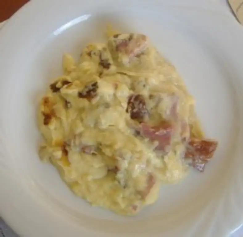 Badisches Schäufele, запеченный с квашеной капустой и картофельным соусом