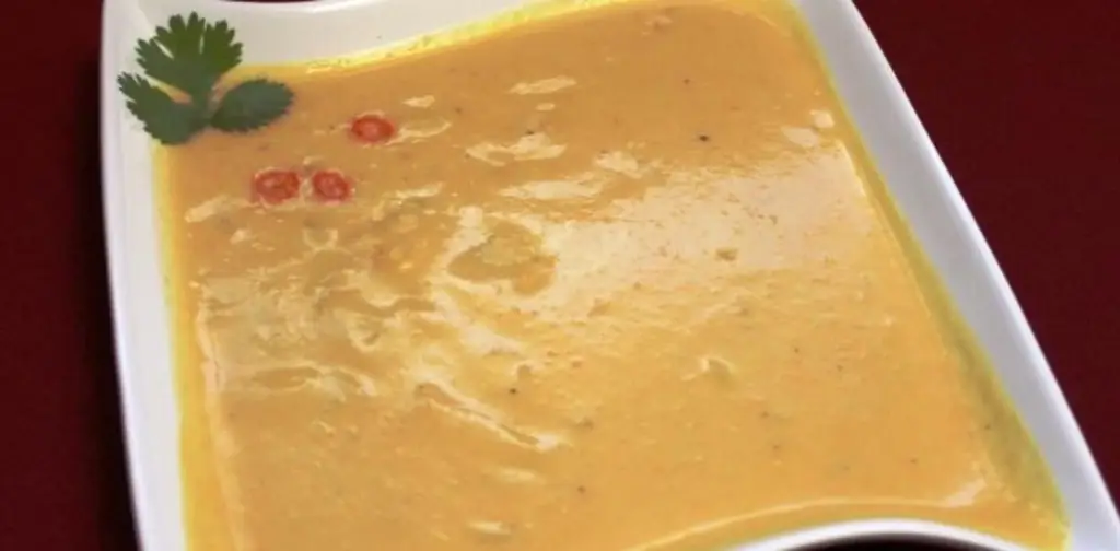 Кокосовый суп с манго и курицей