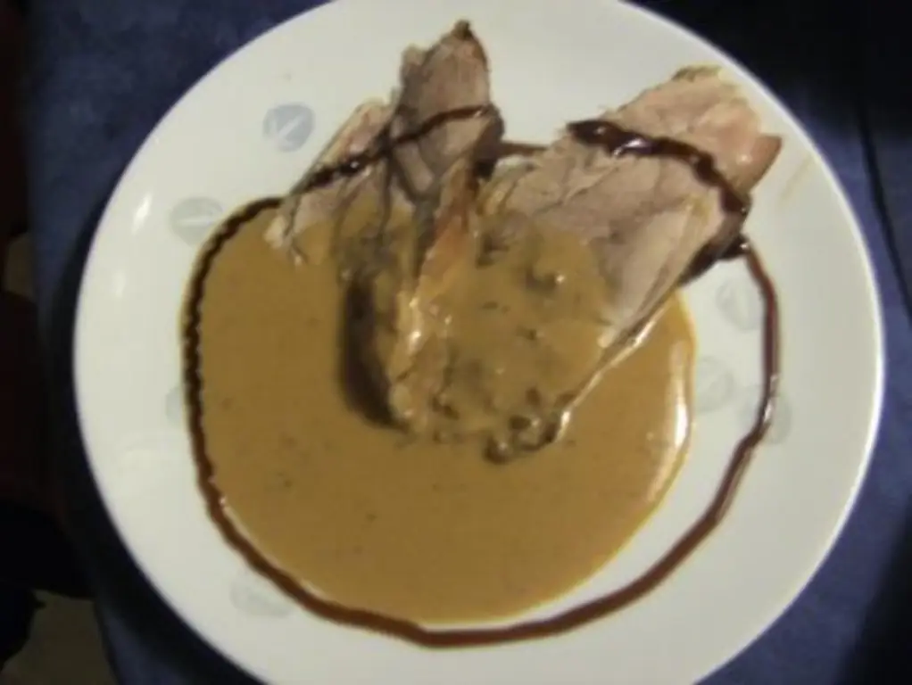 Мясо: лопатка поросенка или ножка