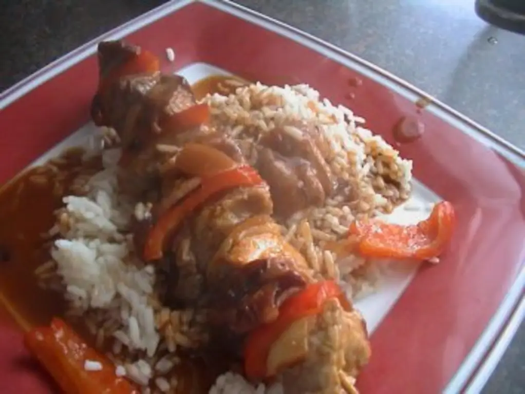 Шашлык из мяса на шпажках
