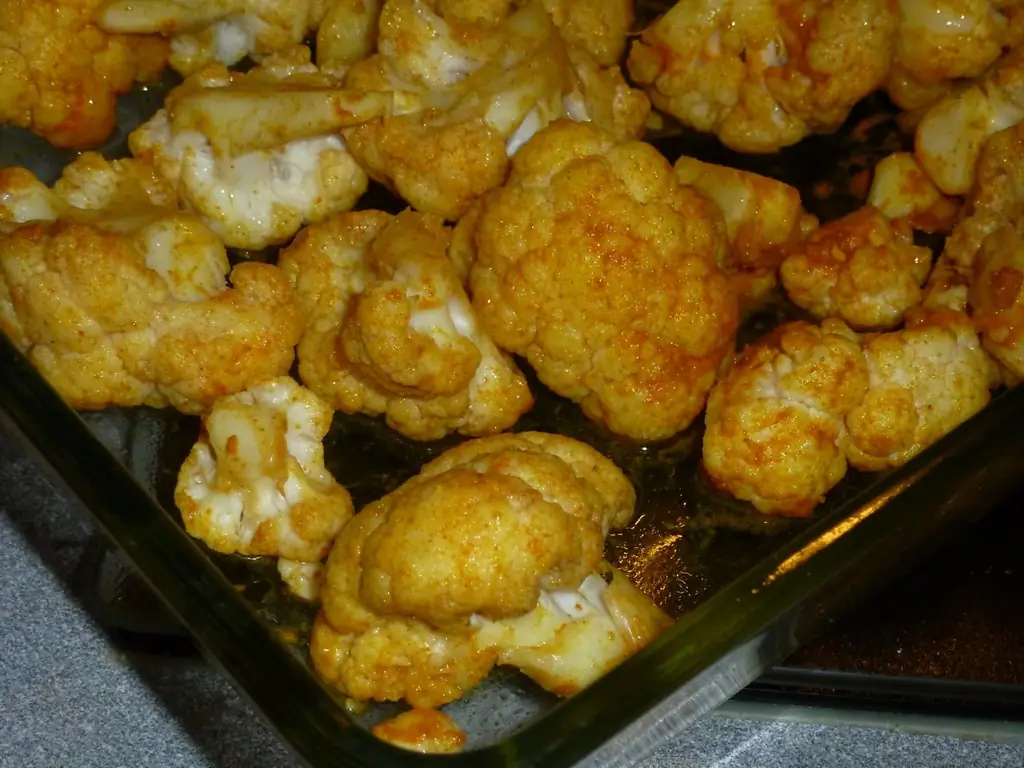 Запеченная цветная капуста с тмином и куркумой & Лимон