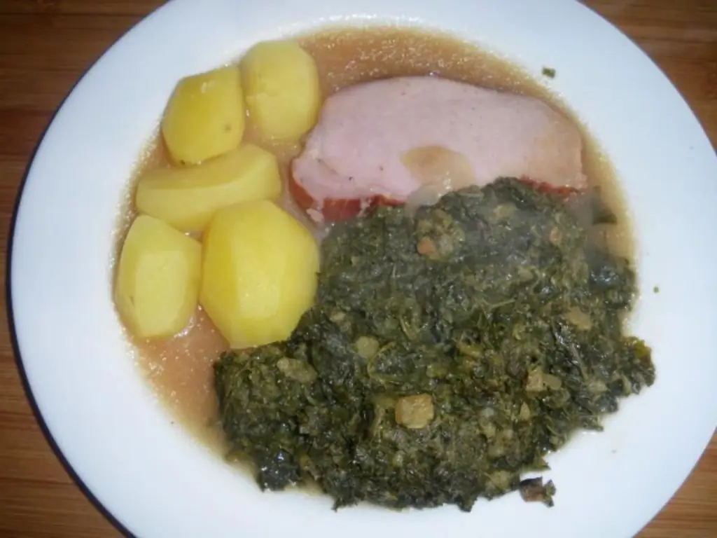 Касселер с капустой и картофелем