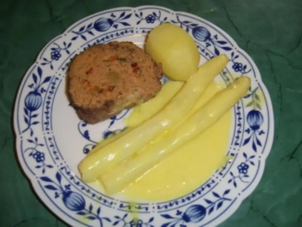 Мясной рулет с большим количеством кнофи