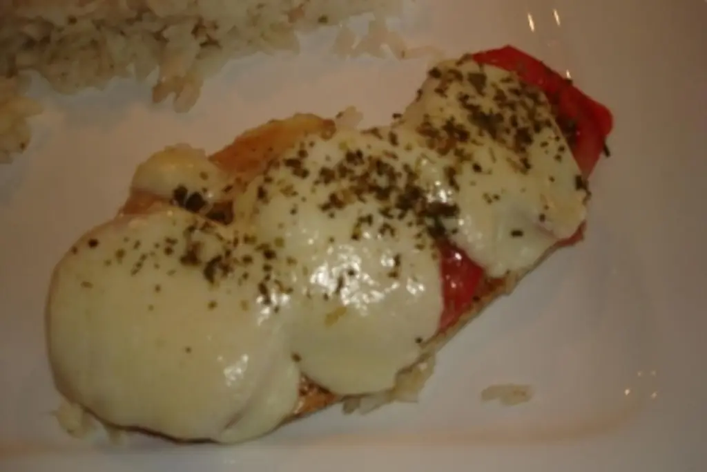 Куриная грудка с моцареллой