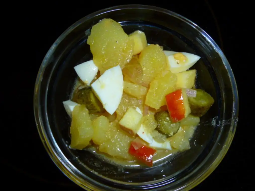 Картофельный салат с уксусом и маслом