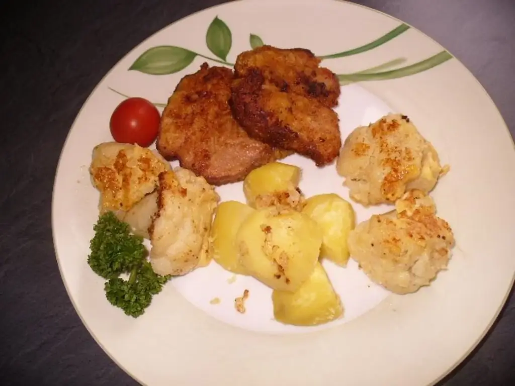 Кассельский шницель и цветная капуста