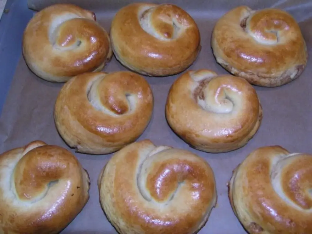 Булочки с корицей или сладкие булочки