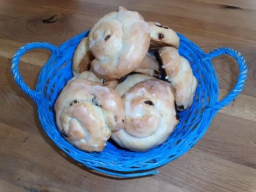 Творожные рулетики с изюмом