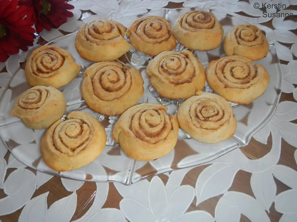 Булочки с корицей с Для теста: и муки