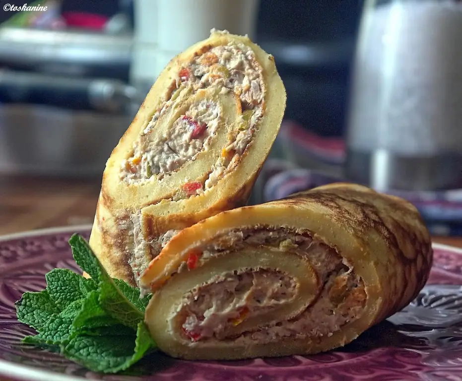 Блины с острым кремом из тунца