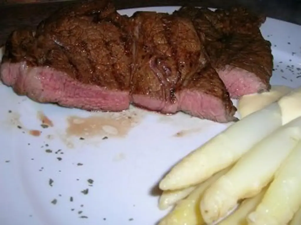 Chuck Eye Steak 2 вариант, маринованный и только со спаржей