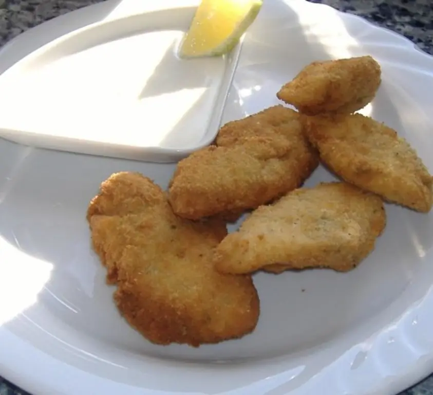 Жареный цыпленок с травами и лимонным соусом