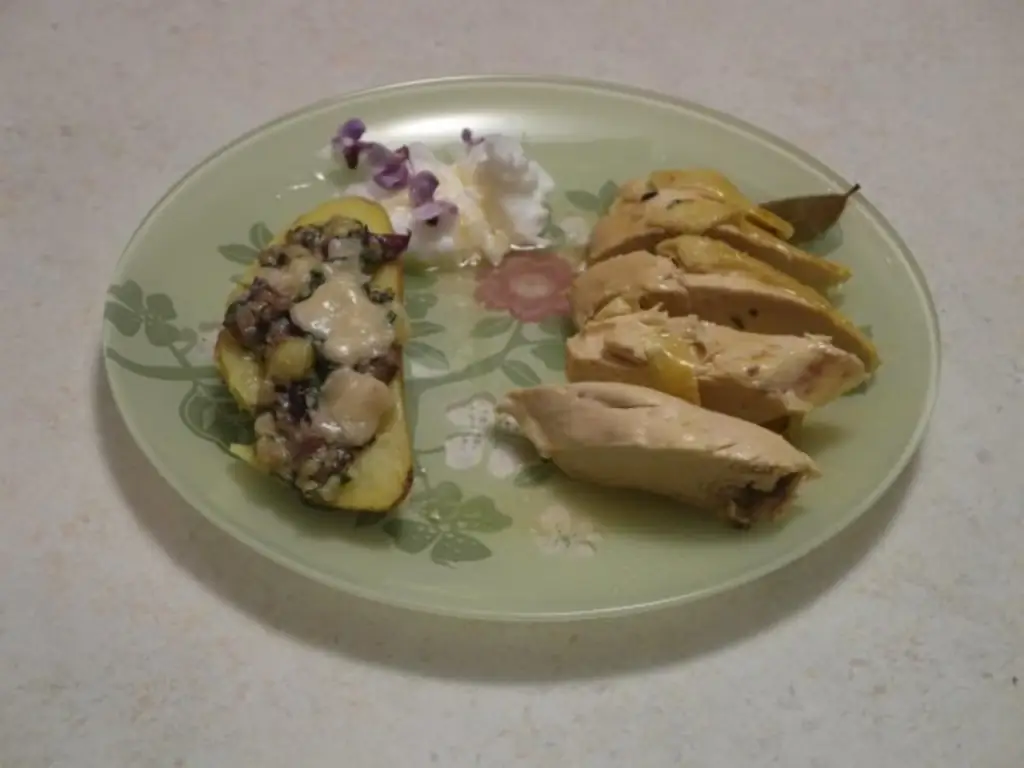 Цыпленок с лимоном, фаршированный картофель и лимонная пена