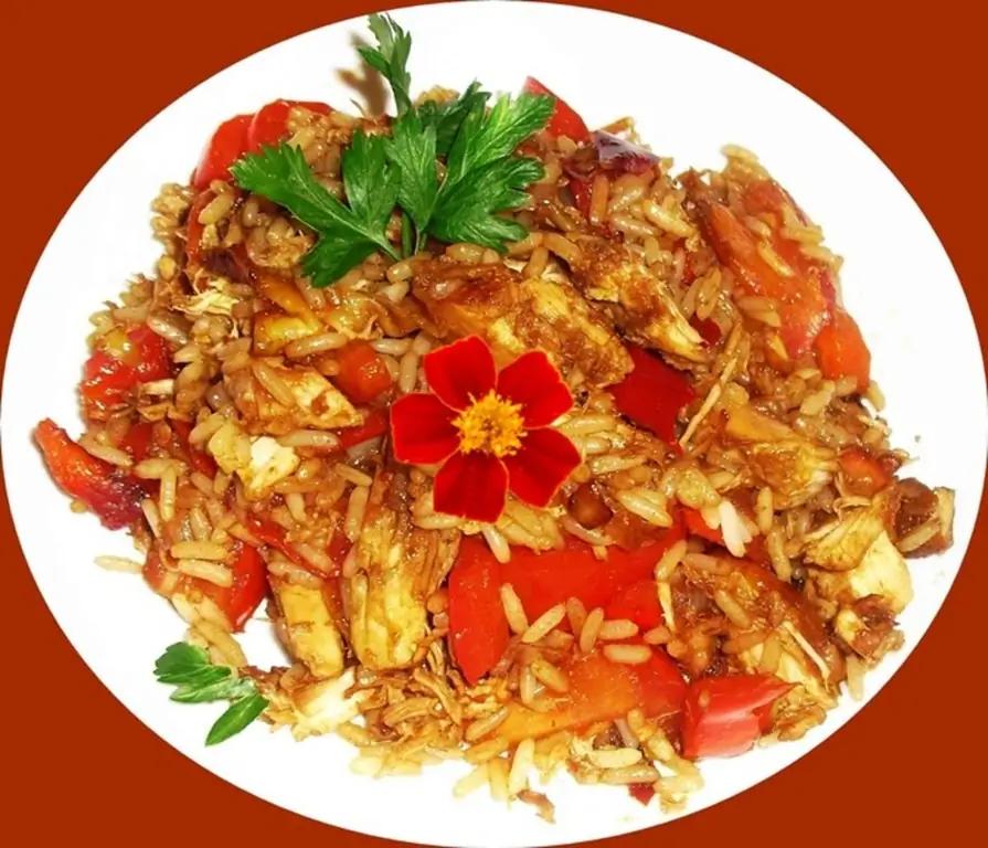 Острый жареный рис с курицей