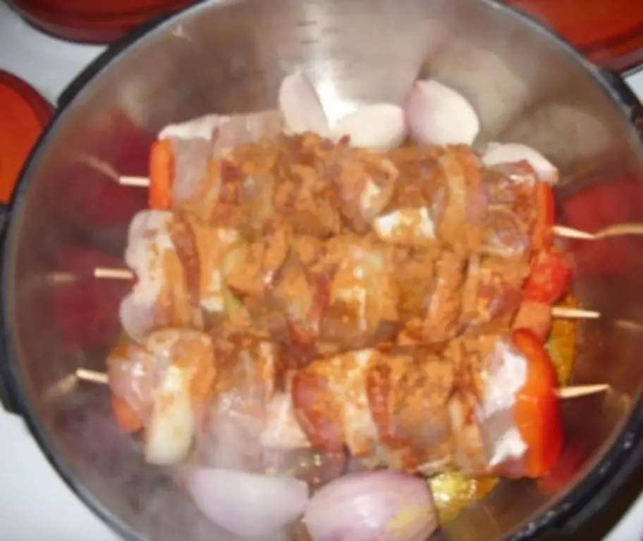 Мясной шашлык с беконом