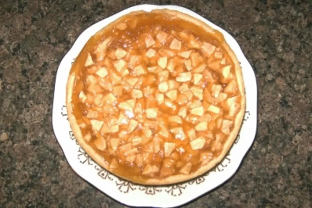 Tisty маленький яблочный пирог