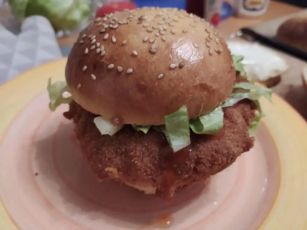 Этот куриный бургер затмевает McDonald's