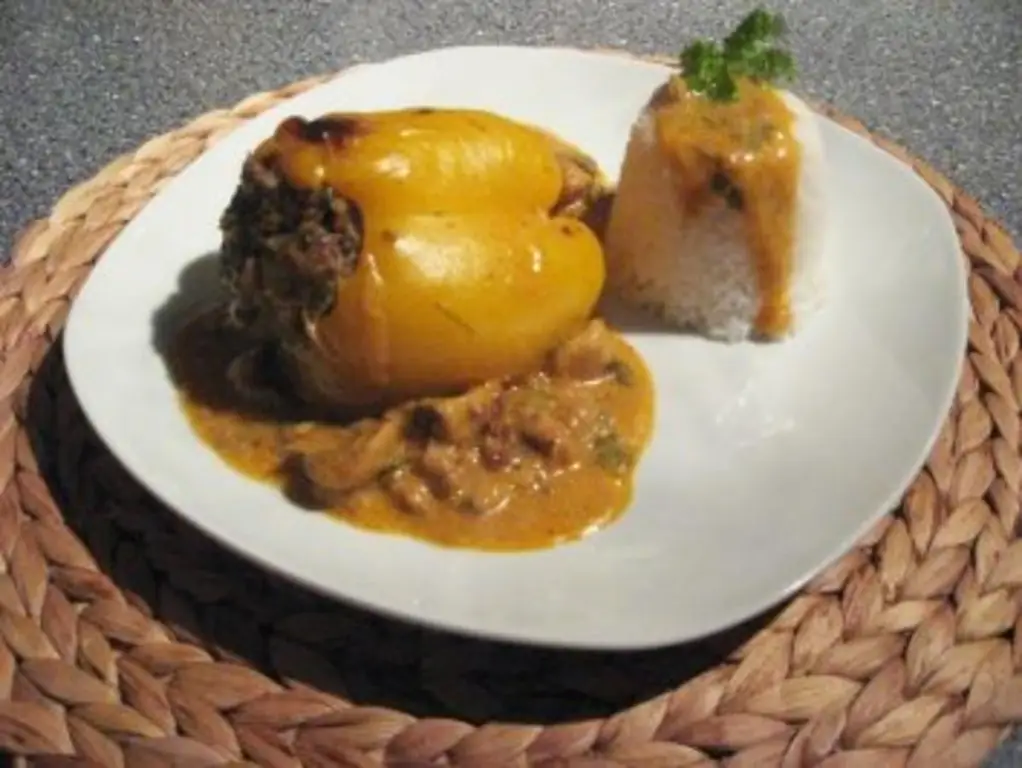 Фаршированный перец с грибами и рисом