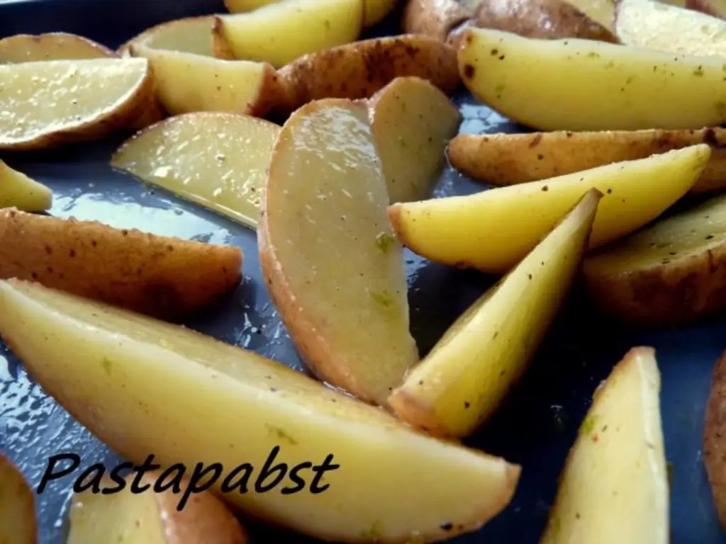 Картофельные дольки с картофелем и лаймом