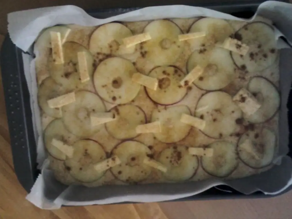 Яблочный пирог из кастрюли