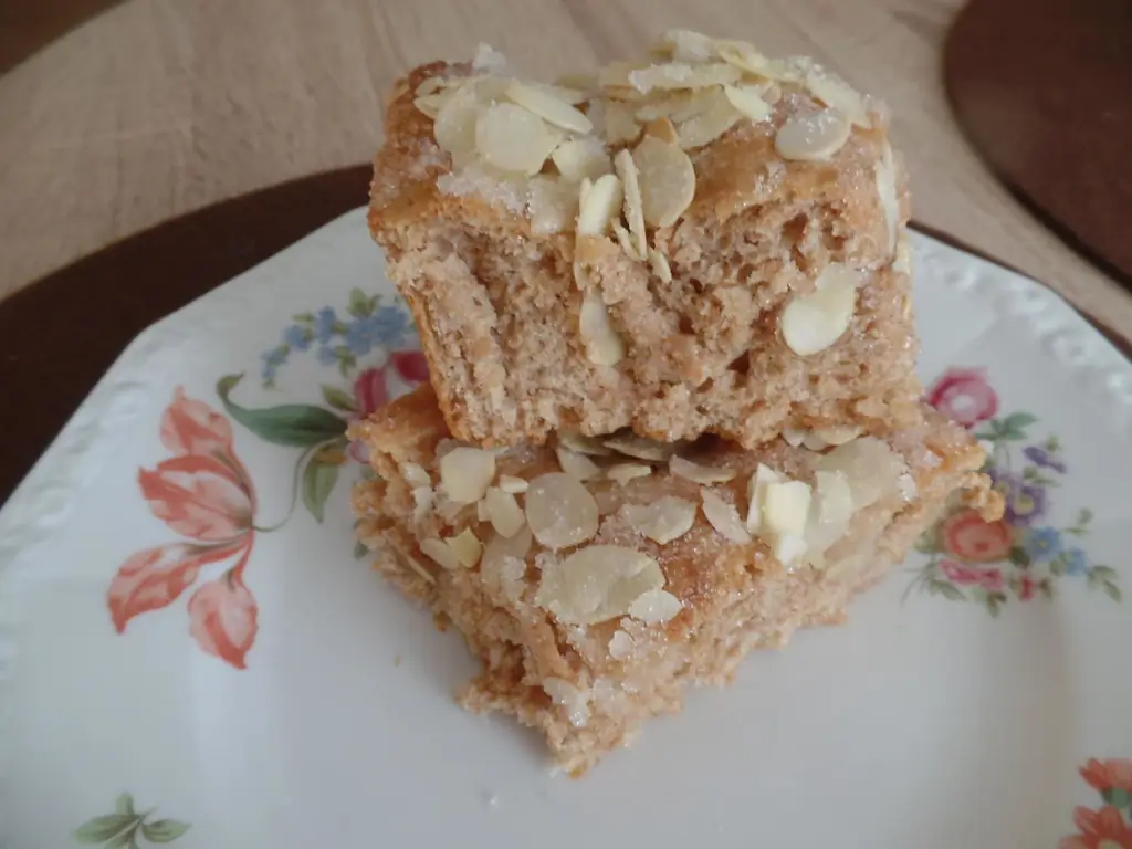 Сливочный торт с сахаром
