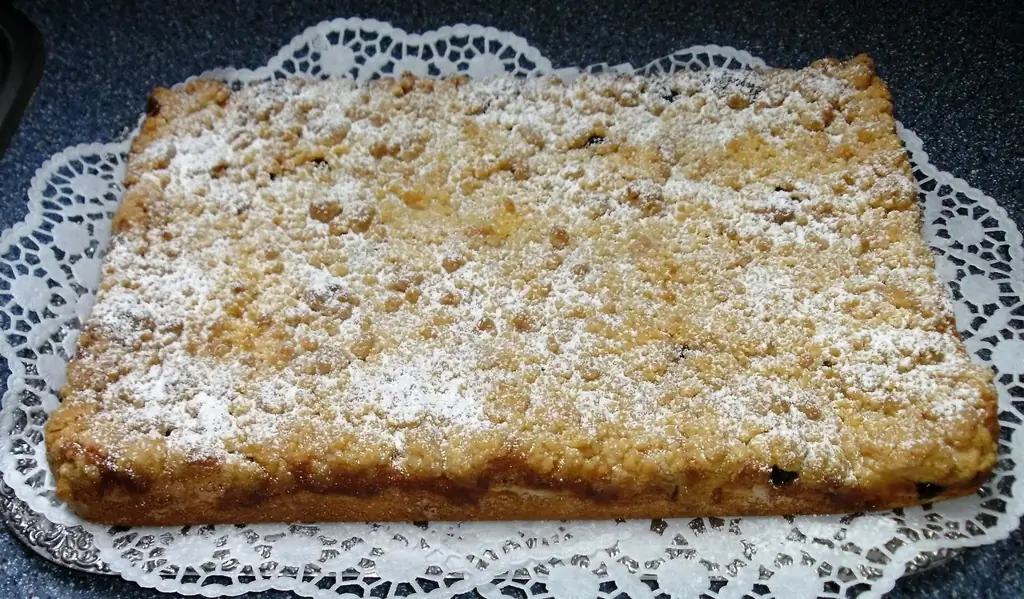 Крамбл с мукой и сахаром