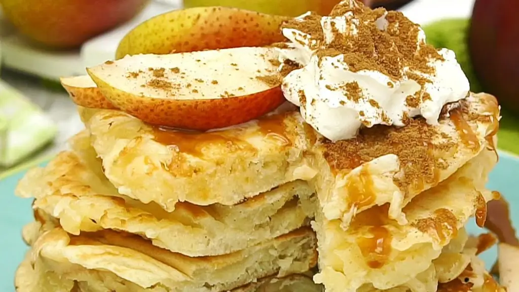 Яблочные оладьи с мукой и солью
