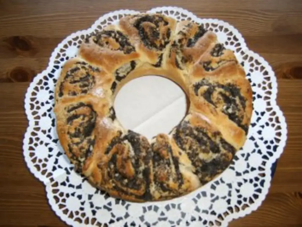Розовый торт (творожное тесто)