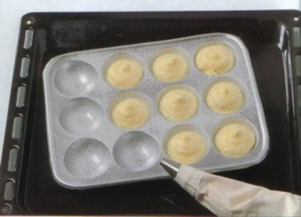 Индийские пончики с бисквитом и маслом