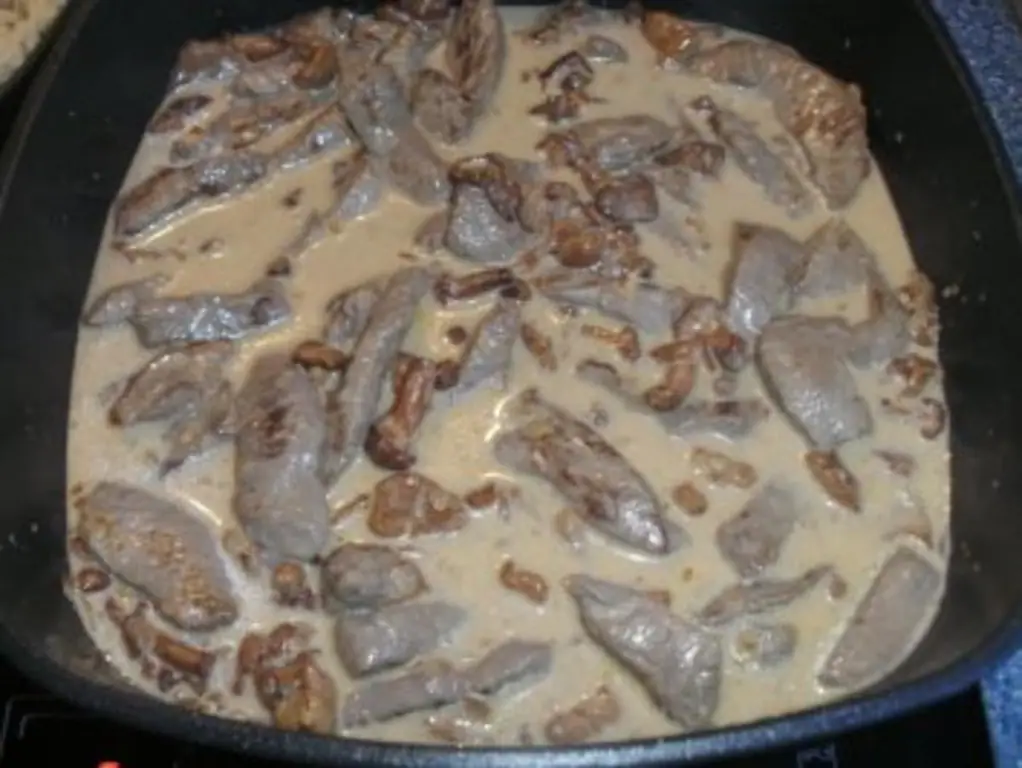 Говяжьи стрипсы с лисичками