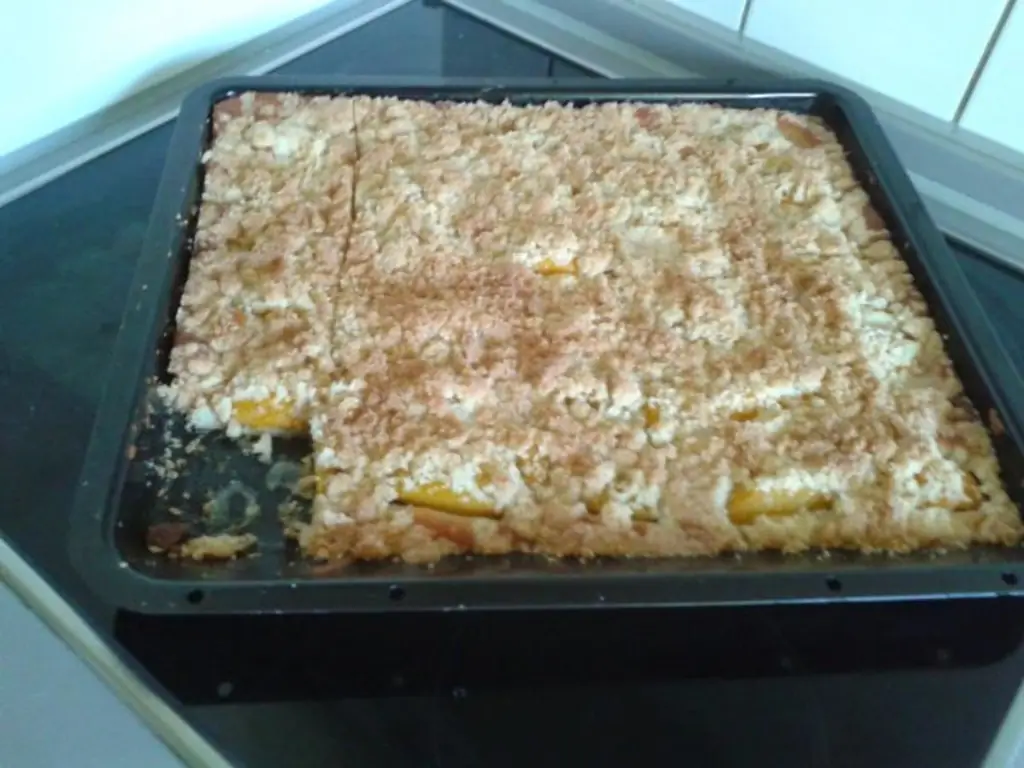 Абрикосовый торт с кокосовой стружкой