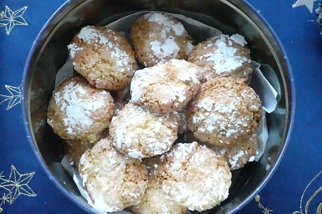 Амаретти с фисташками