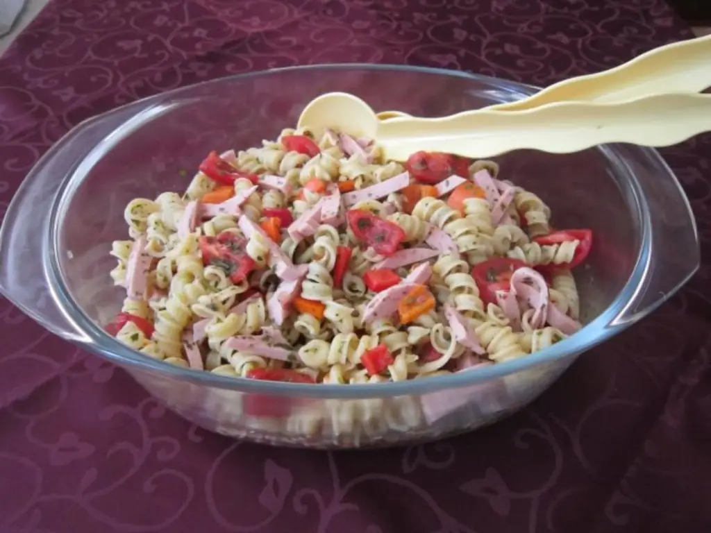 Салат с макаронами Легкий летний салат